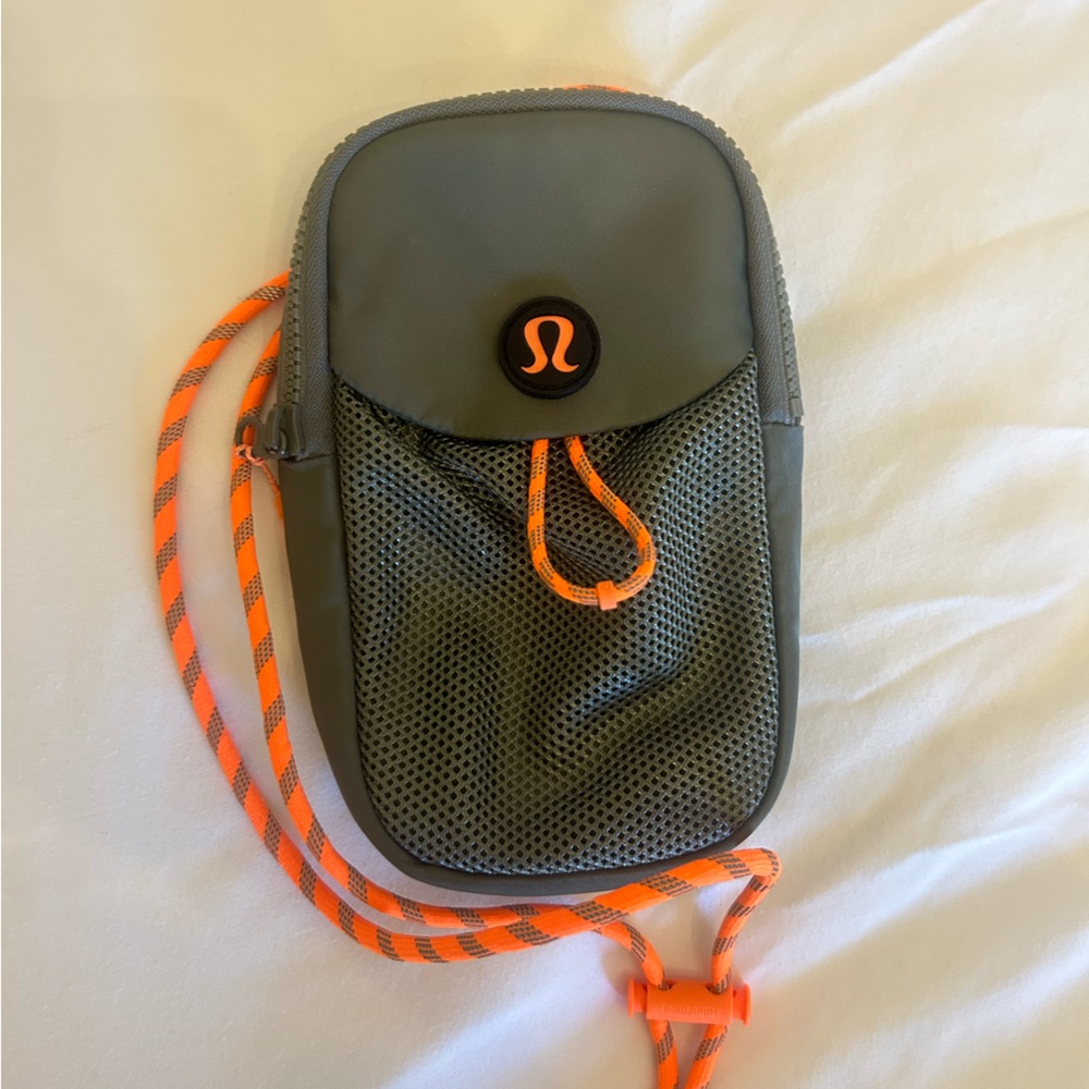 Lululemon pouch